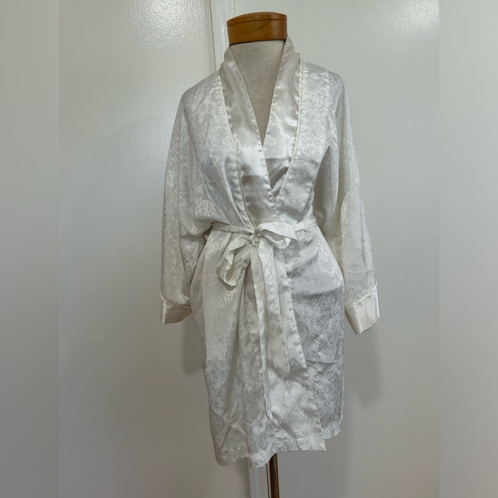 Victoria's Secret White Satin Jacquard Robe